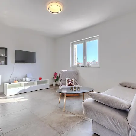 Istria Queen By Interhome בית נופש *